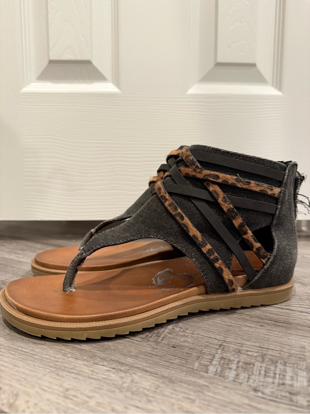 Very G Black Gladiator Thong Sandals with Leopard Accent